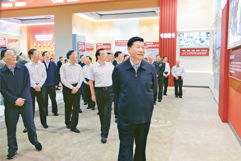 2019年9月23日，党和国家领导人习近平、李克强、汪洋、王沪宁、赵乐际、韩正、王岐山等在北京展览馆参观“伟大历程 辉煌成就——庆祝中华人民共和国成立70周年大型成就展”。