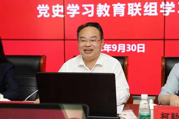 图为上海应用技术大学党委书记郭庆松讲话